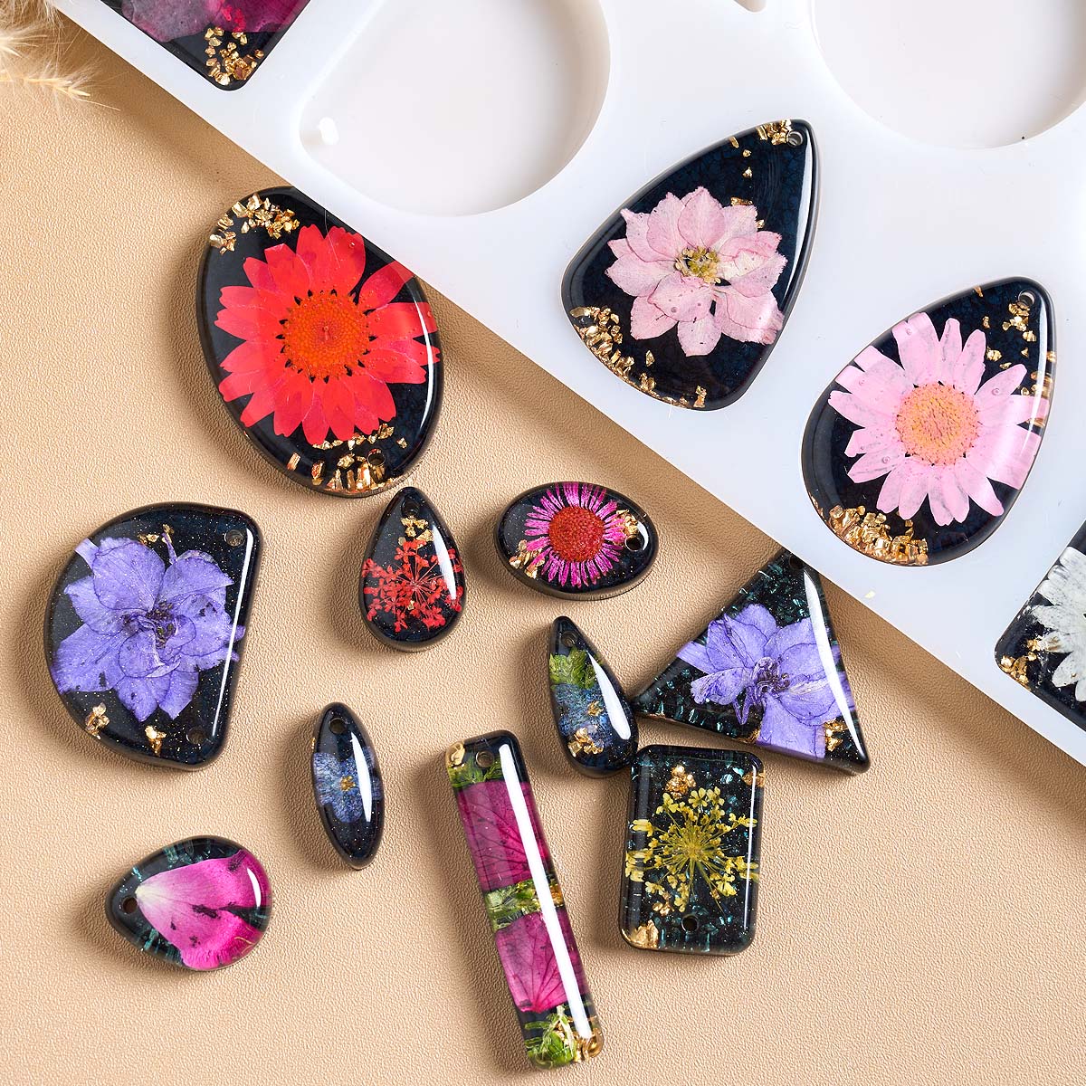 Time Stone Pendant Silicone Mo - đánh giá và giá Resin Art A Keychain