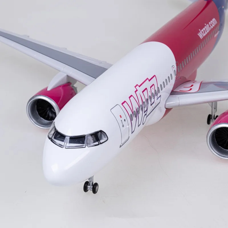 Wizzair Plane Model 47cm 1/80  - đánh giá và giá Resin Art For Kids